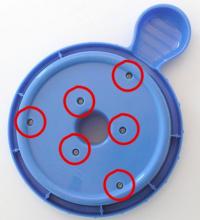 Picture of Recalled Learning Pots & Pans Screw Locations