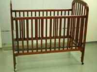 Picture of recalled 343-8280 Cottage drop-side crib version 1